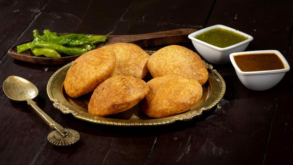 केले की कचौड़ी