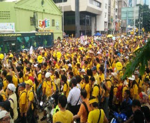 किस देश में पीले कपड़े पहनना बैन है?