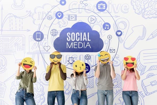 सोशल मीडिया का हमारे जीवन पर क्या प्रभाव पड़ा है?